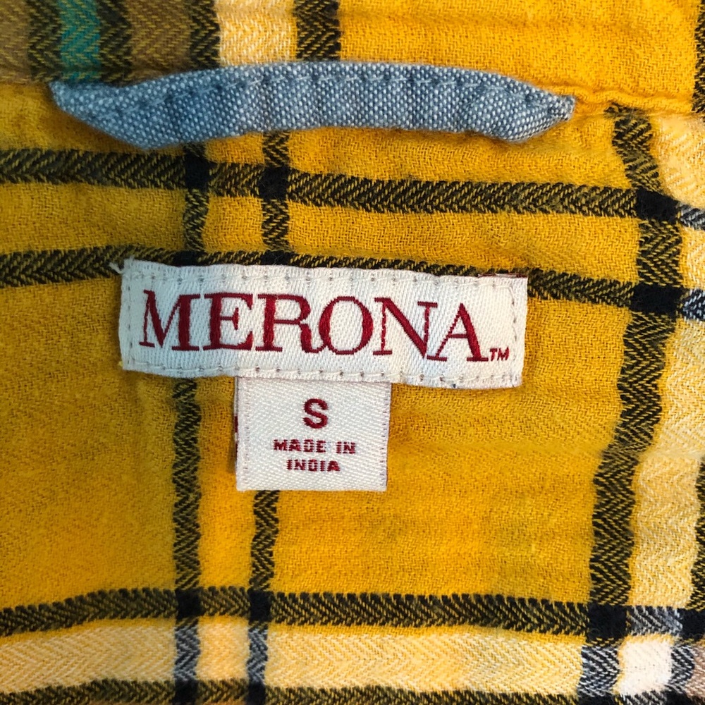 A women’s Merona flannel |